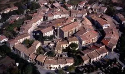 Aujourd'hui, je vous propose de commencer notre balade en Occitanie, à Alairac. Village circulaire de l'agglomération Carcassonnaise, il se situe dans le département ...