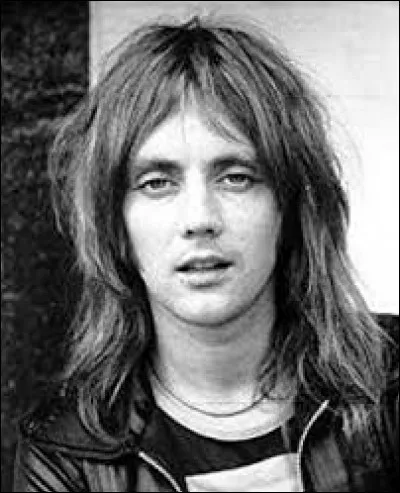 Quand est né Roger Taylor (batteur) ?