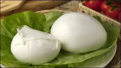 Avec le lait de quel animal fabrique-t-on l'authentique mozzarella ?