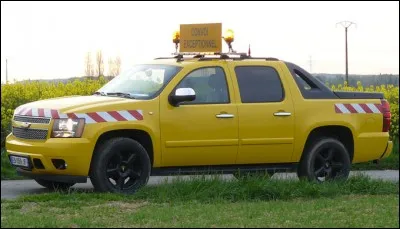 Le premier est un véhicule qui est en avant du convoi, pour faciliter l'avancement de celui-ci. Il s'agit...