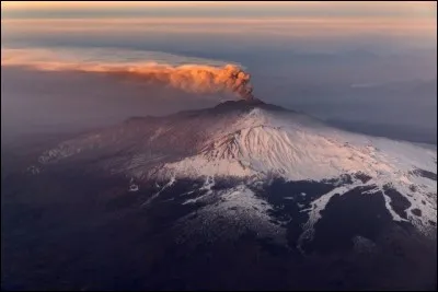 Dans quel pays se trouve l'Etna ?