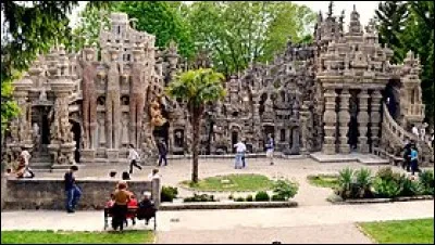 En 1879, le facteur Ferdinand Cheval commence à construire lui-même le palais de ses rêves à ses temps perdus. Comment l'a-t-il nommé ?