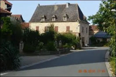 Je vous propose de commencer la semaine en Occitanie, à Anglars-Saint-Félix. Commune de l'arrondissement de Villefranche-de-Rouergue, elle se situe dans le département ...