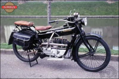 Nimbus, marque plus connue pour ses balais volants que ses motos, est une marque anglaise.