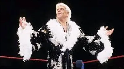 Qui a renvoyé Ric Flair à la retraite ?