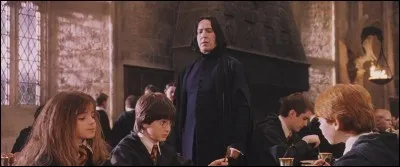 Il s'agit bien sûr d'une image du premier Harry Potter. Mais quel est le titre original ?