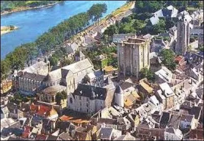 Je vous propose de commencer notre balade dominicale dans le Centre-Val-de-Loire, à Beaugency. Ville de l'aire urbaine Orléanaise, labellisée "Les Plus Beaux Détours de France", elle se situe dans le département ...