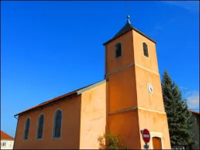 Aujourd'hui, le point de départ de notre balade se fait devant l'église Saint-Martin d'Amelécourt. Village Mosellan, il se situe dans l'ancienne région ...