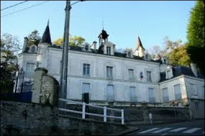 Ville francilienne, dans la Grande Couronne, Hardricourt se situe dans le département ...