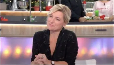 Quel est le nom de la présentatrice du talk-show ''C à vous'' (2019)?