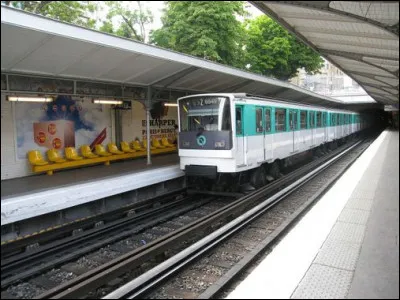 Janvier 2020 - Selon moi, le début de cette nouvelle année va être marqué par la poursuite des mouvements sociaux. Aucun métro ne circulera à Paris. Les trains seront également toujours perturbés. : ( Savez-vous à quoi cette mobilisation est-elle due ?