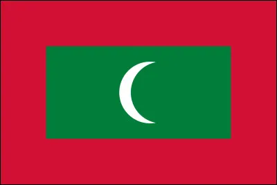 Pays : ce drapeau est d'un État insulaire situé en océan Indien, entre l'Inde et la mer Arabe. C'est devenu un site prigilgié pour les nouveaux-mariés, et la capitale est la ville de Malé. De quel état insulaire s'agit-il ?