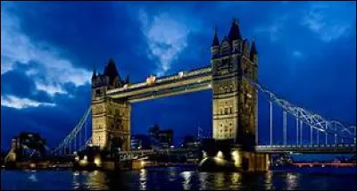 Comment se nomme le pont le plus connu de Londres ?