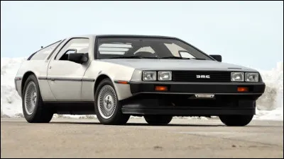 Savez-vous en quoi est faite la carrosserie de la Delorean DMC 12, la fameuse voiture de "retour vers le futur" ?