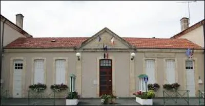 Je vous propose de commencer notre balade en Nouvelle-Aquitaine, à Bourlens. Commune dans le Quercy Blanc, elle se situe dans le département ...