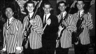 Les Kingsmen ont fait une reprise de ''Louie Louie''. Ce tube a été créée en 1956 par un chanteur qui s'appelle comme l'acteur français ayant incarné Alexandre Agut dans ''Pédale douce''. Quel est son nom ?