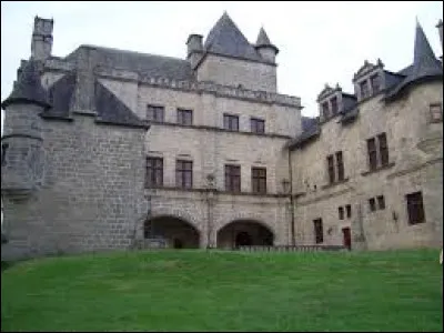 Cette semaine, notre balade commence devant le château de Sédières, à Clergoux. Commune de Nouvelle-Aquitaine, elle se situe dans le département ...