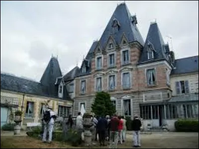 Ancienne commune des Pays-de-la-Loire, dans le Saumurois, Ambillou-Château se situe dans le département ...