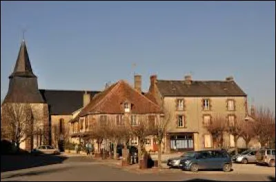 Notre première balade du week-end commence sur la Place du Bosquet, à Chaillac. Commune du Centre-Val-de-Loire, dans la région naturelle du Boischaut Sud, elle se situe dans le département ...