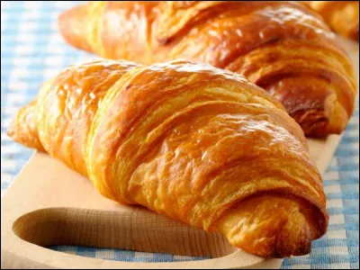 Dans le processus de fabrication des croissants, qu'appelle-t-on la détrempe ?