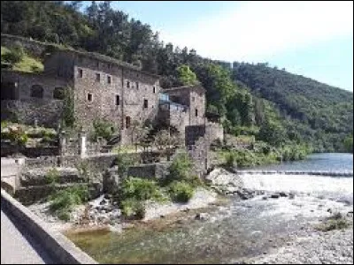 Nous commençons notre première balade de la semaine dans le Gard, à Corbès. Nous sommes en région ...