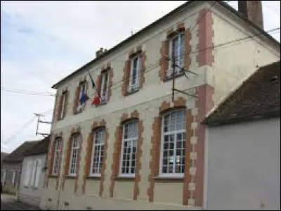 Nous commençons notre balade dominicale à Arville. Village francilien, il se situe dans le département ...