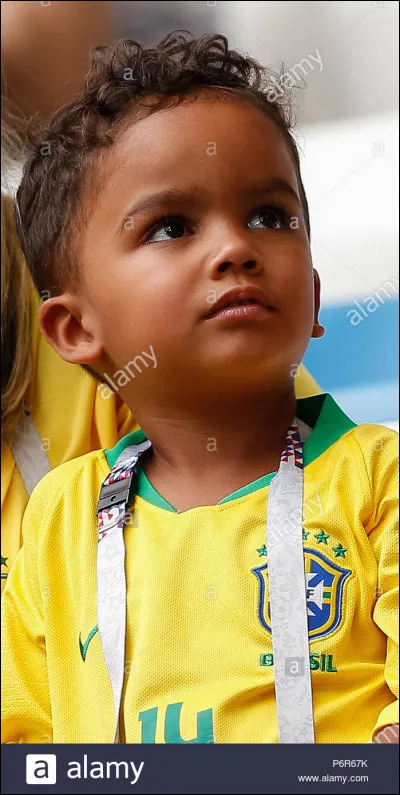 Qui est ce joueur de foot enfant ?