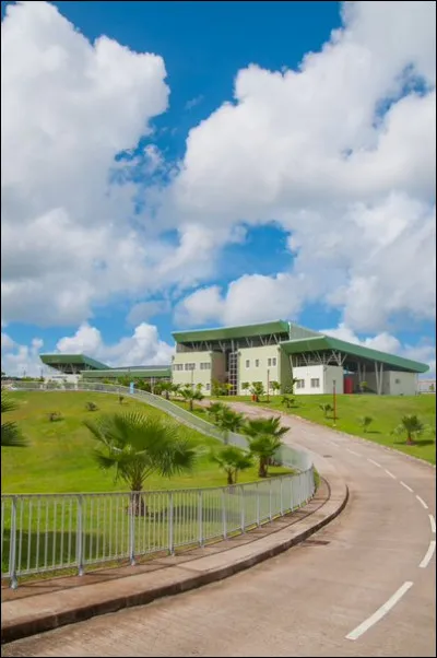 Dans quelle commune se situe l'Institut Martiniquais du Sport ?