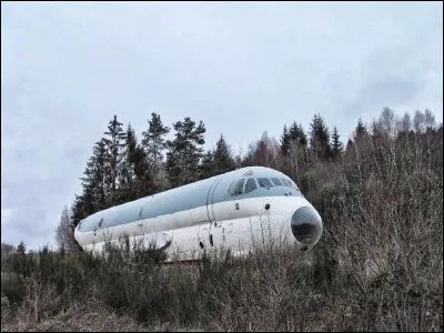 Qui est l'auteur de la chanson ''Comme un avion sans aile'' ?