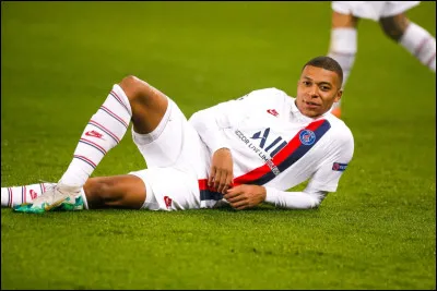 Quel est ce footballeur ?