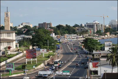 Le Gabon est un état situé :