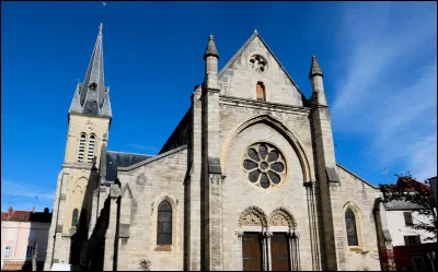 Combien y a-t-il d'églises à Toulouse ?