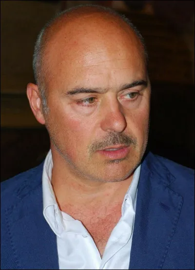 Qui a écrit les enquêtes du commissaire Montalbano ?