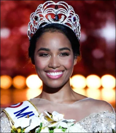 Clémence Botino est la Miss France 2020.
D'où vient-elle ?