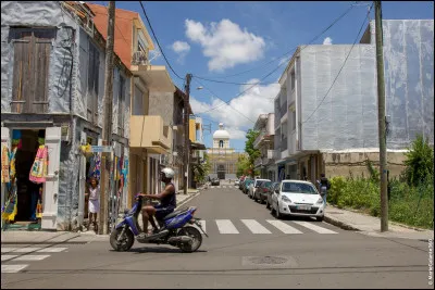 Quelle est la ville principale de Marie-Galante ?