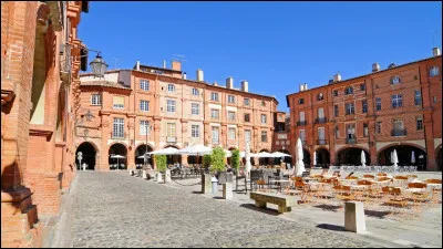 Ville de 60 000 habitants du département du Tarn-et-Garonne, traversée par le Tarn :