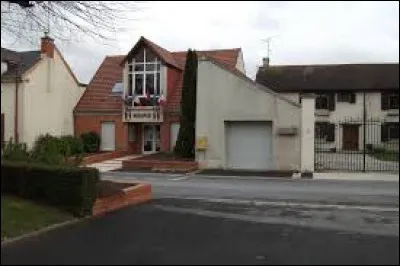 Je vous propose de commencer notre balade dans le Grand-Est, à Champfleury. Commune du Grand Reims, elle se situe dans le département ...