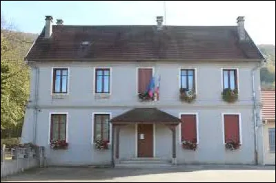 Notre balade dominicale commence dans le Jura, à Charnod. Petit village de 40 habitants, il se situe en région ...