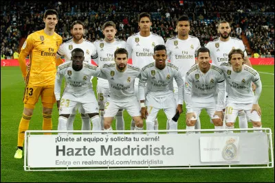 Quelle légende du football est-elle devenue entraîneur du Real Madrid ?