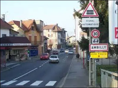 Je vous propose de commencer notre balade en Auvergne-Rhône-Alpes, à Ambilly. Ville de l'agglomération transfrontalière du Grand Genève, elle se situe dans le département ...