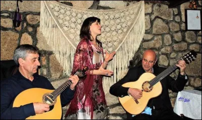 De quel pays le ''Fado'' est-il un genre musical traditionnel ?