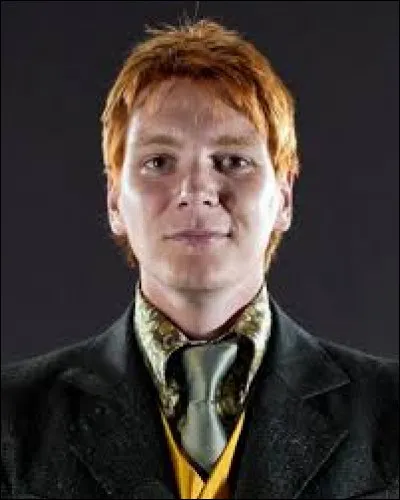 Quel est le poste de Fred Weasley au Quidditch ?