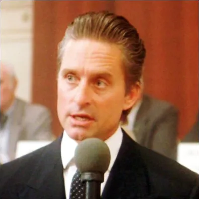 Dans quel film Michael Douglas incarne-t-il Gordon Gekko ?