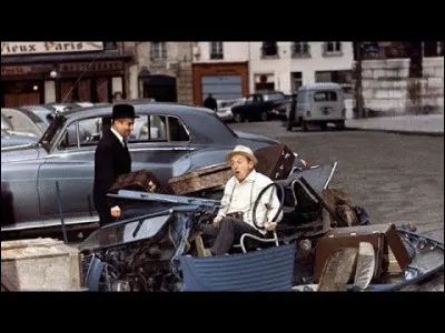 Dans quel film Bourvil a-t-il un accident avec une 2CV ?