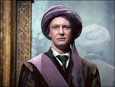 Commençons avec Harry Potter : quel est le prénom du professeur Quirrell ?