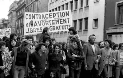 "C'est de la barbarie [autorisée], comme elle le fut, hélas ! il y a trente ans, par le nazisme en Allemagne." Quel homme politique - au nom prédestiné - fit cette déclaration ?