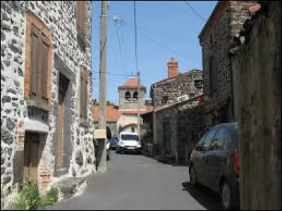 Nous commençons notre balade rue Saint-Jacques, à Bergonne. Commune d'Auvergne-Rhône-Alpes, dans l'arrondissement d'Issoire, elle se situe dans le département ...