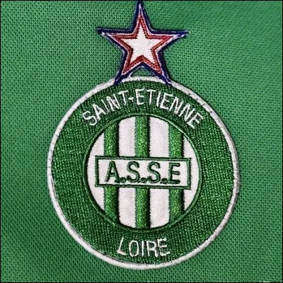 Dans quel stade l'AS Saint-Etienne joue-t-il à domicile ?