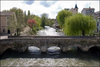 Commençons ce quiz par le lieu où est situé le Futuroscope, c'est bien beau de le connaître, mais il faut savoir y aller ! Où se trouve-t-il ?