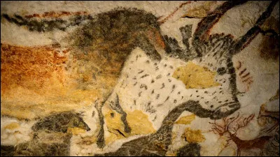 La véritable grotte de Lascaux ne se visitant plus, une reproduction grandeur nature a été réalisée. Située à Montignac quel est son surnom ?